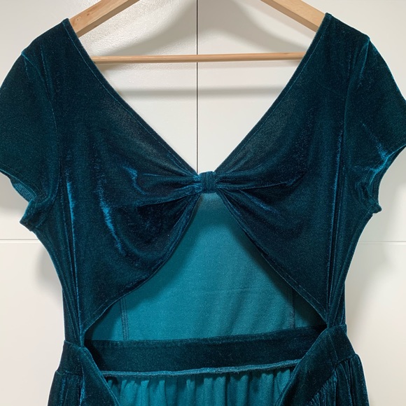 teal, velvet open-back dress ✨ - Picture 5 of 6